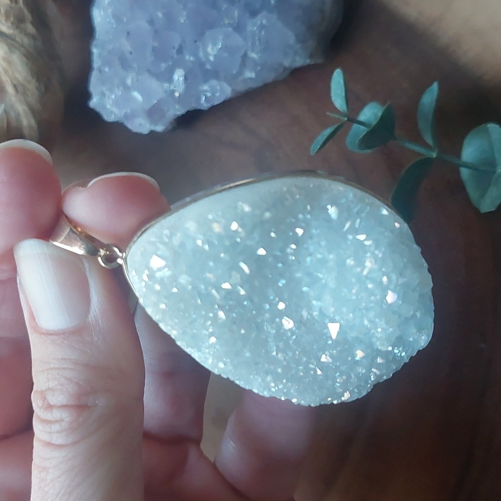 Druzy Crystal Pendant Goldtone